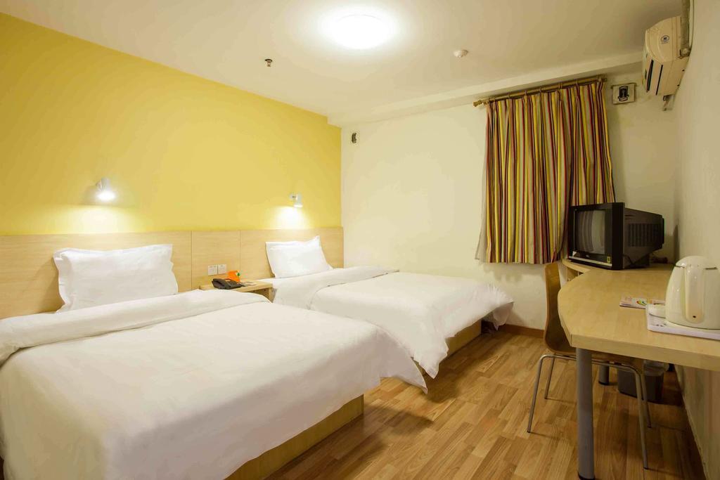 7days Beishatan Hotel 2*